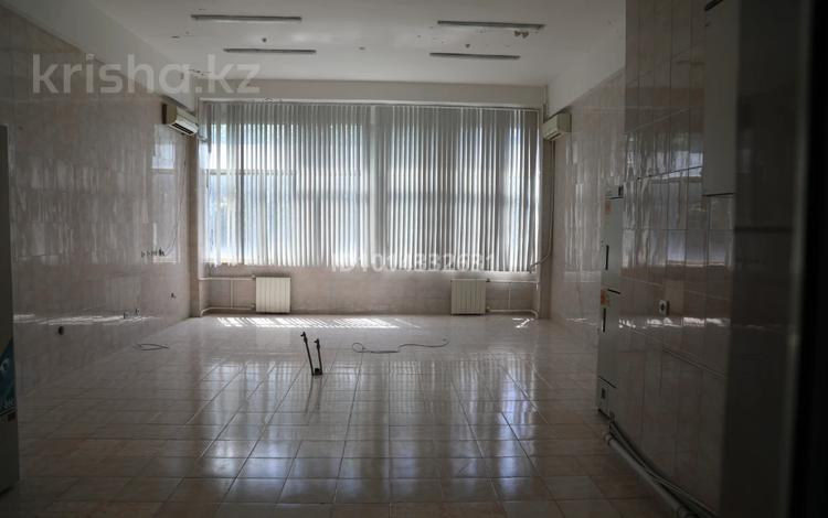 Кабинеттер және жұмыс орындары · 310.5 м², бағасы: ~ 1.6 млн ₸ в Алматы, Бостандыкский р-н — фото 2