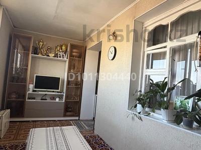 3-бөлмелі пәтер · 68 м² · 3/3 қабат, 4-й микрорайон, 4-шағынаудан 17 — Қабылбеков көшесі, бағасы: 26 млн ₸ в Шымкенте, Туран р-н