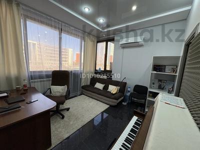 Свободное назначение, офисы, магазины и бутики, склады, салоны красоты, образование, конференц-залы, кабинеты и рабочие места, студии · 20 м² за 250 000 〒 в Астане