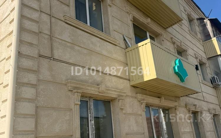 1-бөлмелі пәтер · 32 м² · 2/3 қабат, Құнанбай(Селевина) 44, бағасы: 12.5 млн ₸ в Семее — фото 2