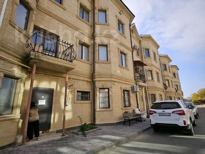 Часть дома · 6 комнат · 328.9 м² · 8 сот., 1Б мкр 4 за 57 млн 〒 в Актау