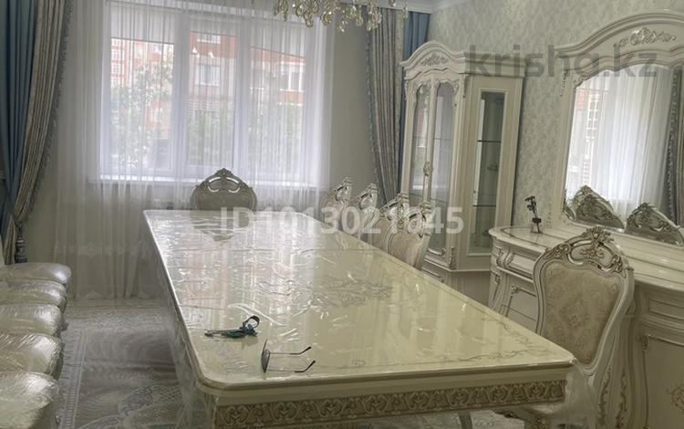 3-комнатная квартира · 94 м² · 2/9 этаж, мкр Нурсая, Таумуш Жумагалиев за 350 000 ₸ в Атырау — фото 2