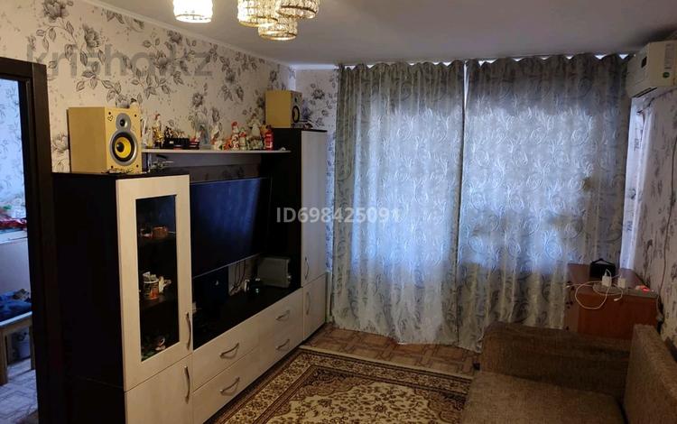 2-бөлмелі пәтер · 40.2 м² · 2/4 қабат, Азаттык — Рядом со школой 8., бағасы: 12 млн ₸ в Атырау, мкр Жилгородок — фото 2