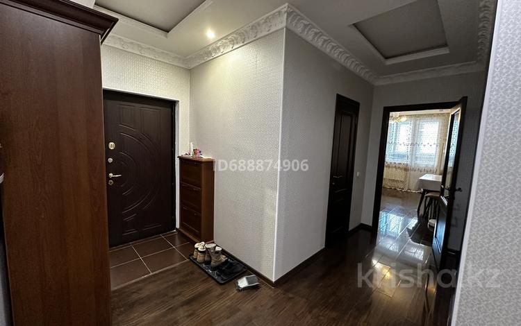 3-комнатная квартира, 92 м², 3/16 этаж, Момышулы 12