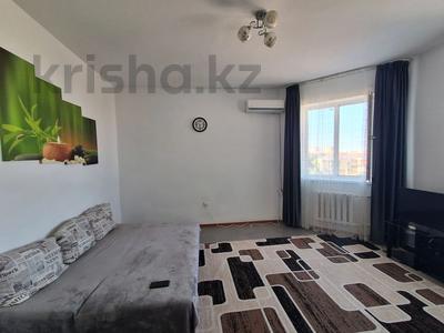 2-бөлмелі пәтер · 63 м² · 4/5 қабат, Привокзальный 3а 14 блок В, бағасы: 10 000 ₸ в Атырау
