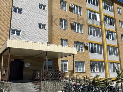 2-бөлмелі пәтер · 64 м² · 2/5 қабат, Көкжал Барака 6, бағасы: 280 000 ₸ в Усть-Каменогорске, Ульбинский