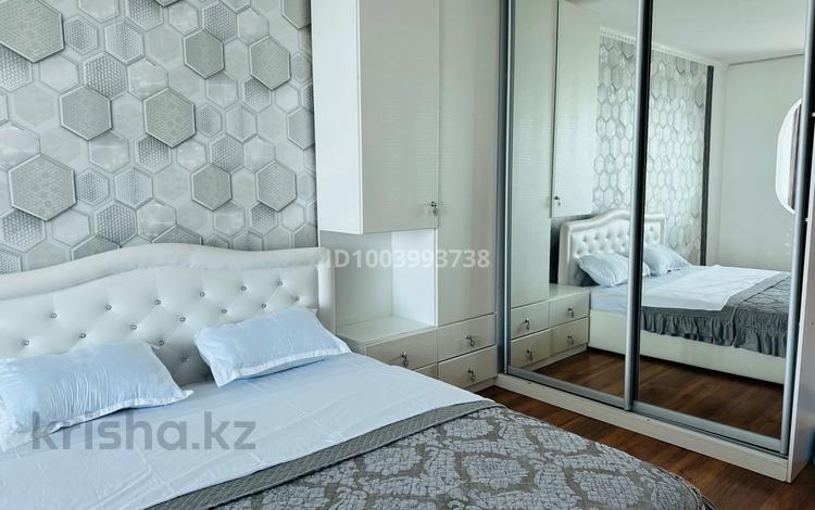 3-комнатная квартира · 130 м² · 18/25 этаж, мкр 11 112а — Актобе Ажары за 30 000 ₸ — фото 23