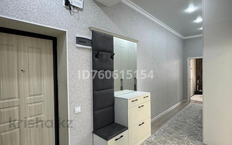 2-бөлмелі пәтер · 69.8 м², 34-й мкр 12, бағасы: 25.5 млн ₸ в Актау — фото 2