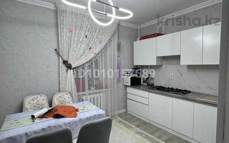 3-комнатная квартира · 74 м² · 2/5 этаж, Нурорда 79б — Арай 3 за 300 000 ₸ в  — фото 2