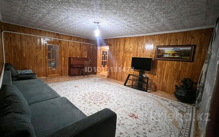 Дом · 4 комнаты · 120 м², Молдогалиева 1/2 — Караоке Нота за 40 000 ₸ в Семее — фото 2