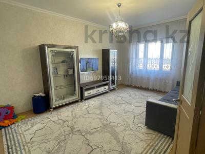 2-бөлмелі пәтер · 80 м² · 9/12 қабат · ай сайын, Момышулы 2в — Парк Триатлон, бағасы: 300 000 〒 в Астане, Алматы р-н