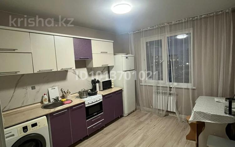 1-комнатная квартира · 50 м² · 6 этаж, Базовая 2/4 за 200 000 ₸ в Усть-Каменогорске — фото 2