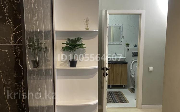 2-комнатная квартира · 47 м² · 10/13 этаж, Макатаева 127/11 — Муратбаева за 370 000 ₸ в Алматы, Алмалинский р-н — фото 2