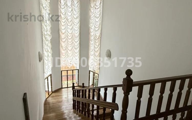 Отдельный дом · 12 комнат · 636 м² · 10 сот., Камбар ата — За поликлиникой за 180 млн 〒 в Актобе, мкр Авиагородок — фото 2