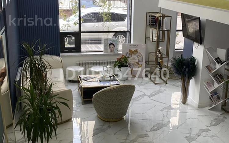 Свободное назначение, офисы, салоны красоты, медцентры и аптеки · 250 м² за 245 млн ₸ в Астане, Есильский р-н — фото 2