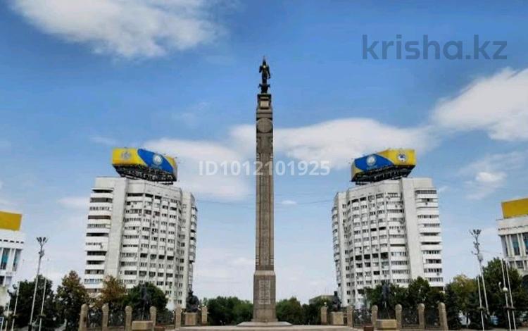 2-бөлмелі пәтер · 73 м² · 6/16 қабат, ул. Куляш Байсеитовой 49, бағасы: 65 млн ₸ в Алматы, Бостандыкский р-н — фото 38
