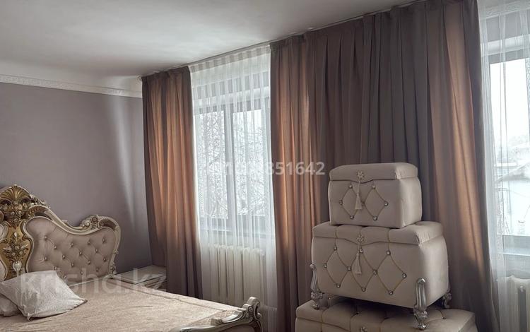 2-комнатная квартира · 61 м² · 2/2 этаж, Курмангазы 9 за 12 млн 〒 в Енбекши (Карасайский район) — фото 2