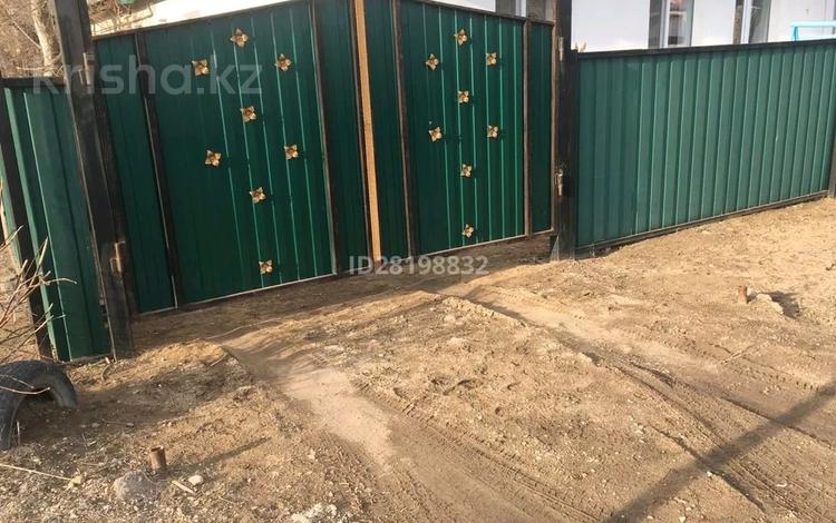 Часть дома · 2 комнаты · 50 м² · 3 сот., Старый город, Володи Дубинина 27 — Лазо за 11 млн ₸ в Актобе — фото 2