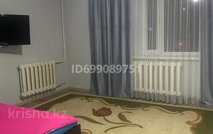 1-бөлмелі пәтер · 38 м² · 2 қабат, Тәуелсіздік — Район ГЭС, возле самомойки, дом Три богатыря, бағасы: 8 000 ₸ в Текели — фото 2