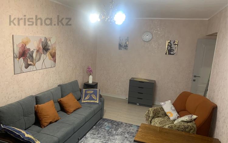 2-комнатная квартира · 45 м² · 3/5 этаж, мкр Аксай-2 50 за 260 000 ₸ в Алматы, Ауэзовский р-н — фото 2