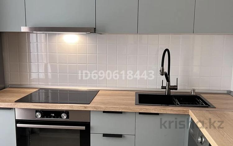 1-комнатная квартира, 38 м², 8/22 этаж помесячно, Абикена Бектурова 4/1 — Туран и Абикена Бектурова