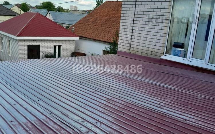 Отдельный дом · 7 комнат · 340 м² · 7 сот., мкр Шанхай, Сауран 18 — Областной акимат за 77 млн ₸ в Актобе — фото 2