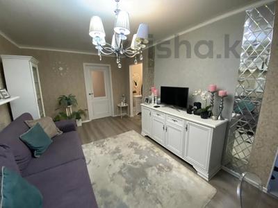 2-комнатная квартира · 45 м² · 3/5 этаж, мкр Аксай-3 11 за 33 млн ₸ в Алматы, Ауэзовский р-н