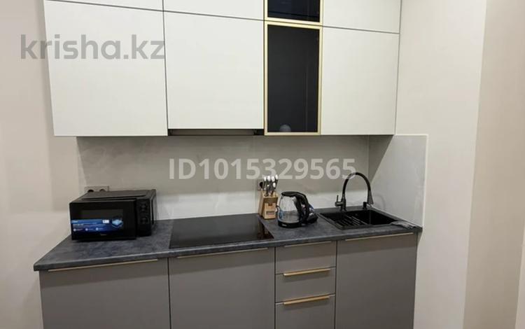2-комнатная квартира · 50 м² · 3/16 этаж, Ракымжан Кошкарбаев 54 за 350 000 ₸ в Астане, Сарайшык р-н — фото 2