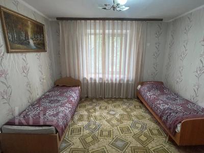 2-комнатная квартира · 54 м² · 3/5 этаж, Маншук маметова 81/1 за 130 000 ₸ в Уральске