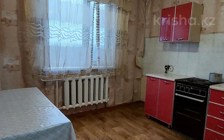1-комнатная квартира, 34 м², 9/10 этаж, Бекхожина за 13.5 млн 〒 в Павлодаре — фото 2