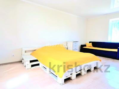 1-бөлмелі пәтер · 39 м² · 4/5 қабат, Ауэзова 102 — Торговый дом Акжелкен, бағасы: 10 000 ₸ в Щучинске