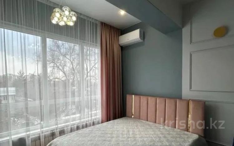 1-комнатная квартира · 35 м² · 3/10 этаж, Кабанбай Батыра 15 за 300 000 ₸ в Алматы, Медеуский р-н — фото 3