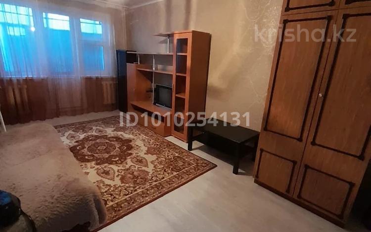 1-бөлмелі пәтер · 30.1 м² · 2/5 қабат, Жамбыла 75 — остановка Гормолзавод, 32 школа, Цон, бағасы: 11 млн ₸ в Уральске — фото 2