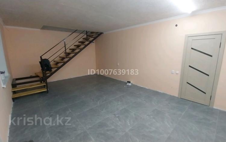 Отдельный дом · 2 комнаты · 70 м², мкр Михайловка , Баженова за 500 000 〒 в Караганде, Казыбек би р-н — фото 2