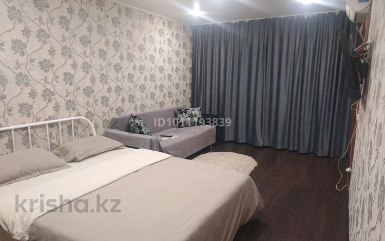 1-бөлмелі пәтер · 30 м² · 4/5 қабат, Республики 65 — Гимназия 1, бағасы: 11 000 〒 в Темиртау — фото 2