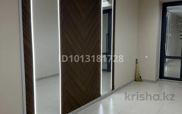 2-комнатная квартира · 61.9 м² · 2/6 этаж, мкр Юго-Восток, 137-й учетный квартал 787 за 300 000 ₸ в Караганде, Казыбек би р-н — фото 2