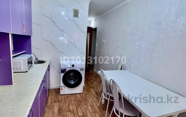 3-комнатная квартира · 63 м² · 2/5 этаж, 3 микр 25/20 за 13 млн ₸ в Жанатасе — фото 2