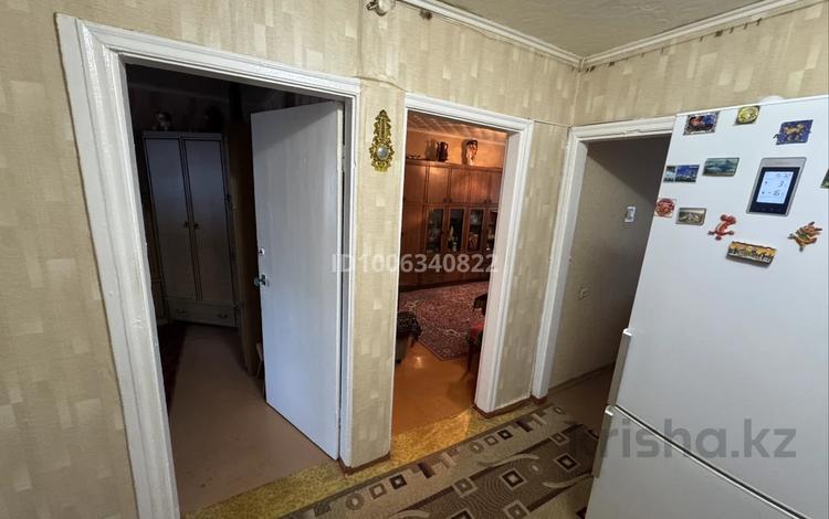 3-бөлмелі пәтер · 61.4 м² · 1/5 қабат, мкр Юго-Восток, 27й микрорайон 23 — Район Университета КАРгу, бағасы: 18.6 млн ₸ в Караганде, Казыбек би р-н — фото 2