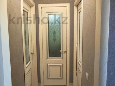 2-комнатная квартира · 44 м² · 1/5 этаж, Майкудук, 15й микрорайон за 10 млн ₸ в Караганде, Алихана Бокейханова р-н