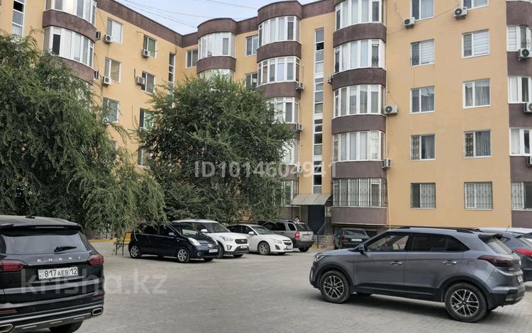 1-комнатная квартира · 52 м² · 1/5 этаж, 3-й мкр 18 за 170 000 ₸ в Актау — фото 2