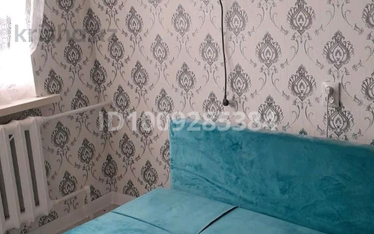 1-комнатная квартира · 36.5 м² · 5/5 этаж, Ряхова 2А за 7 млн 〒 в Актобе, мкр. Курмыш — фото 2