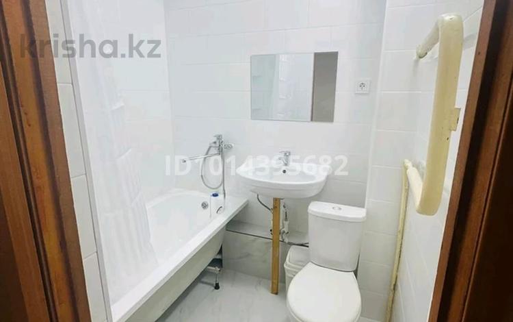 1-комнатная квартира · 37 м² · 5/5 этаж, 8 Марта # 7 за 140 000 ₸ в Атырау, мкр Жилгородок — фото 2