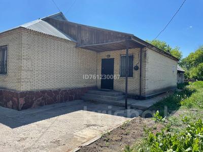 Отдельный дом · 3 комнаты · 100 м² · 10 сот., Почтовая за 21 млн 〒 в Караганде, Алихана Бокейханова р-н