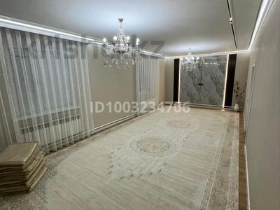 Отдельный дом · 5 комнат · 180 м² · 10 сот., Қарасай батыра 19 за 41 млн 〒 в Атырау, мкр Мирас