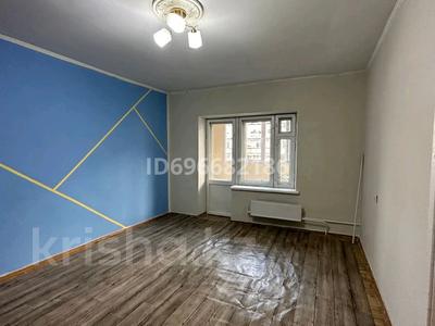 1-бөлмелі пәтер, 35.3 м², 5/5 қабат, мкр Самал-2 — Әль-Фараби Мендикулова, бағасы: 30 млн 〒 в Алматы, Медеуский р-н