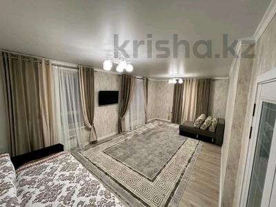2-комнатная квартира, 70 м², 9 этаж помесячно, Розыбакиева 320 за 450 000 〒 в Алматы, Бостандыкский р-н