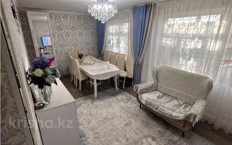 4-комнатная квартира · 79.2 м² · 1/5 этаж, мкр Юго-Восток, Муканова 32 за 26 млн ₸ в Караганде, Казыбек би р-н — фото 2