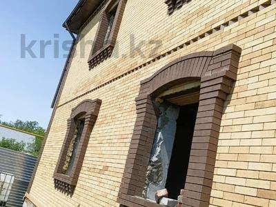 Отдельный дом · 8 комнат · 263 м² · 4 сот., Шевченко 85 за 56 млн 〒 в Костанае