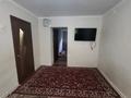 2-комнатная квартира · 44 м² · 1/5 этаж, Пришахтинск, Пришахтинск, 21й микрорайон 9 — ориентир за 10 млн 〒 в Караганде, Алихана Бокейханова р-н