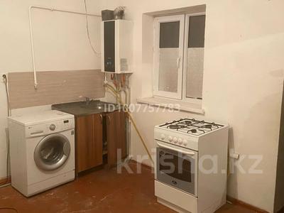 2-комнатная квартира · 24 м² · 1/2 этаж, мкр Самал-3 92 — Яасауи, аитпаи шеримкулова за 90 000 ₸ в Шымкенте, Абайский р-н